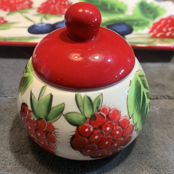 SALE!!!! Berry cream and sugar bowl with serving tray.     2 - Picture 9 of 15